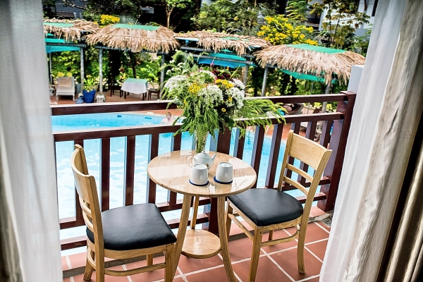 Deluxe Pool View