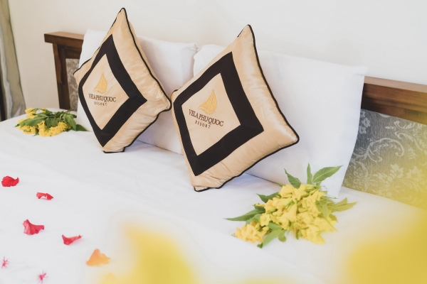 King Suite Pool View